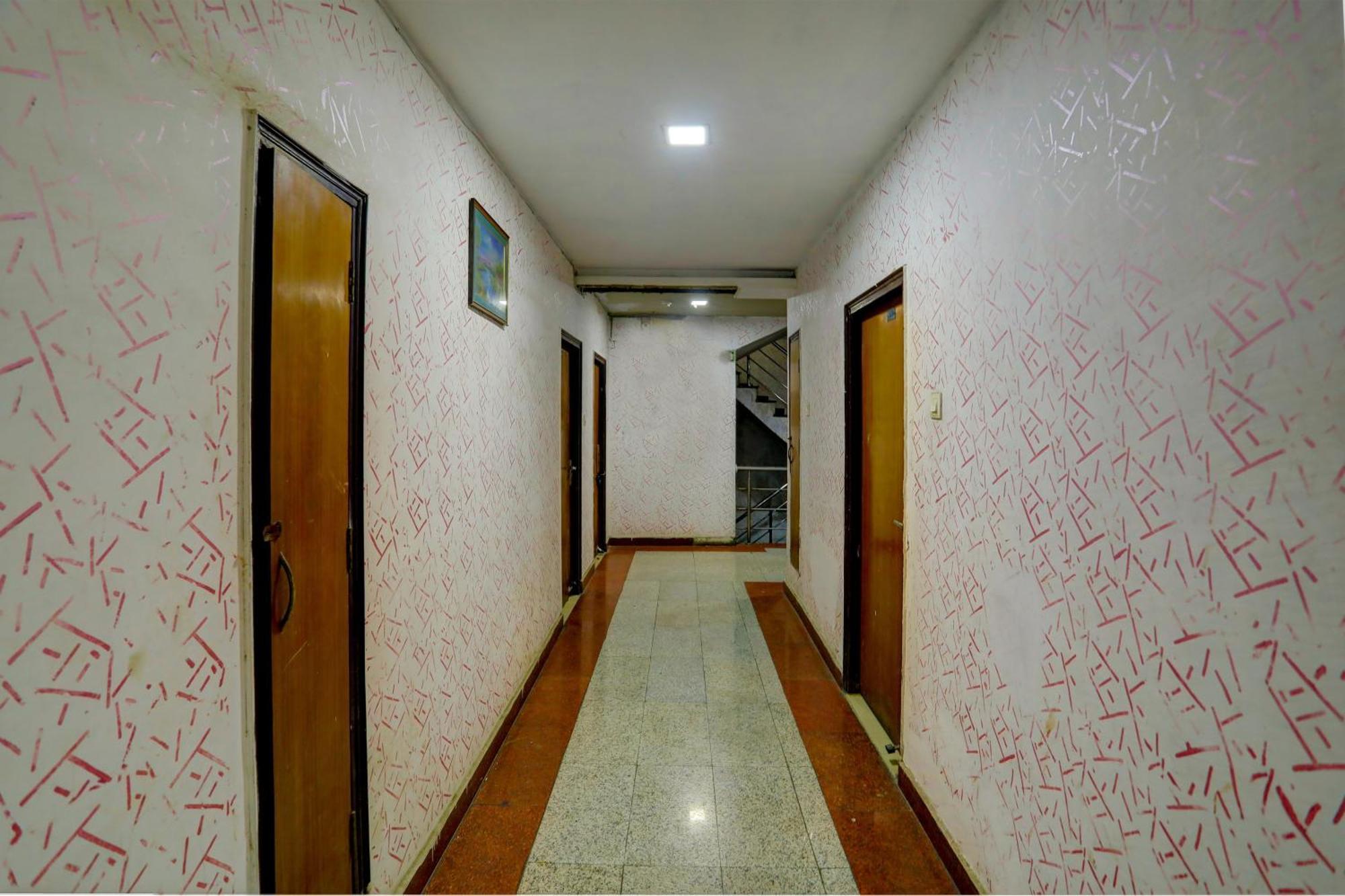 Hotel Monarch Inn Lakhnau Kültér fotó