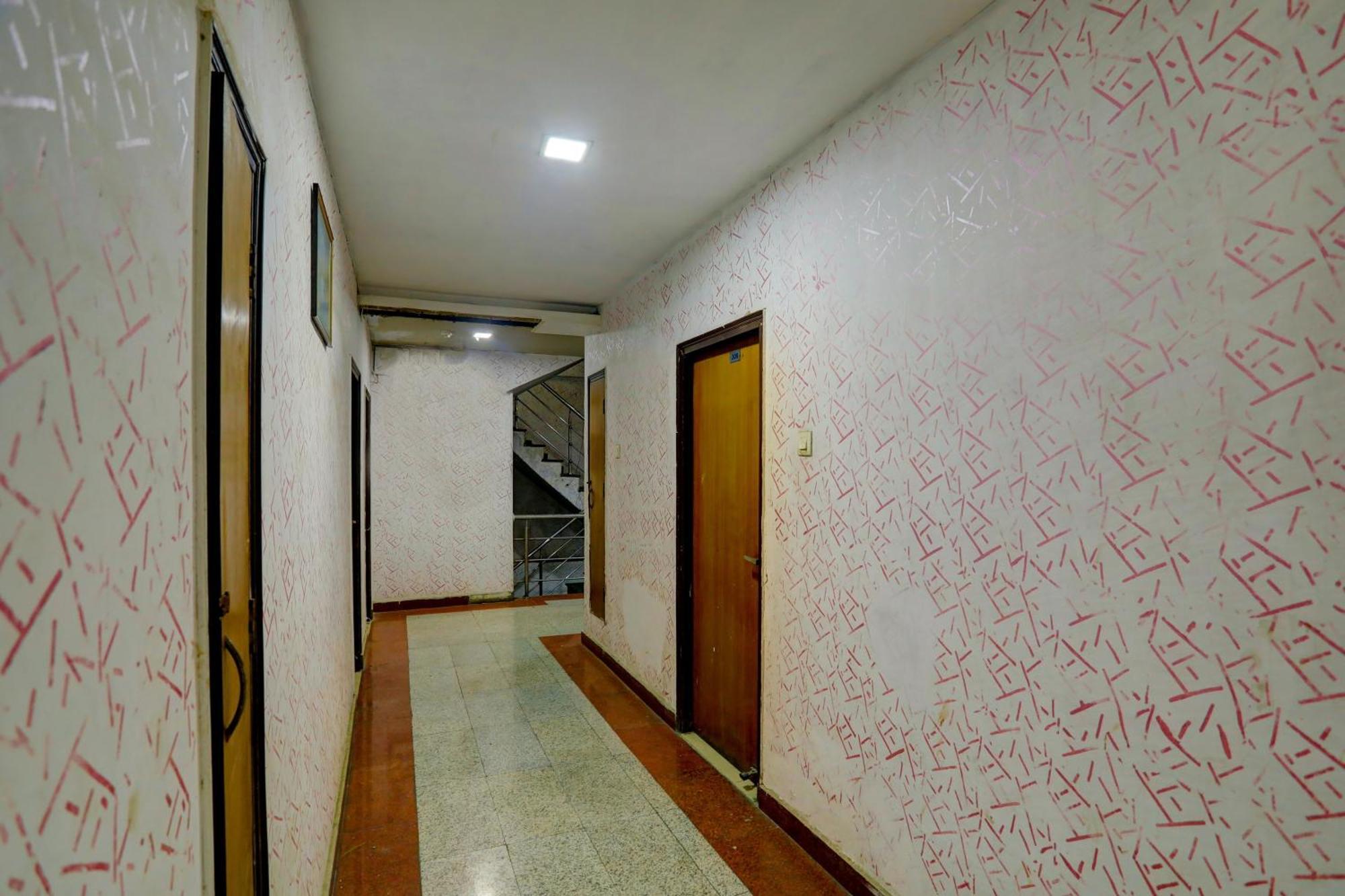 Hotel Monarch Inn Lakhnau Kültér fotó