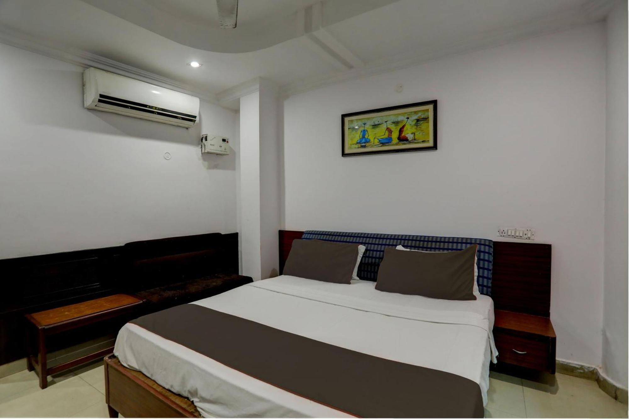 Hotel Monarch Inn Lakhnau Kültér fotó