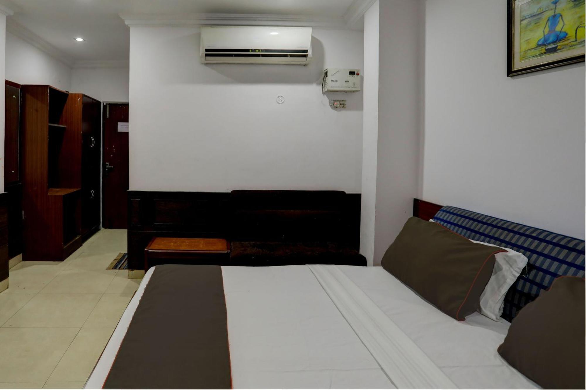 Hotel Monarch Inn Lakhnau Kültér fotó