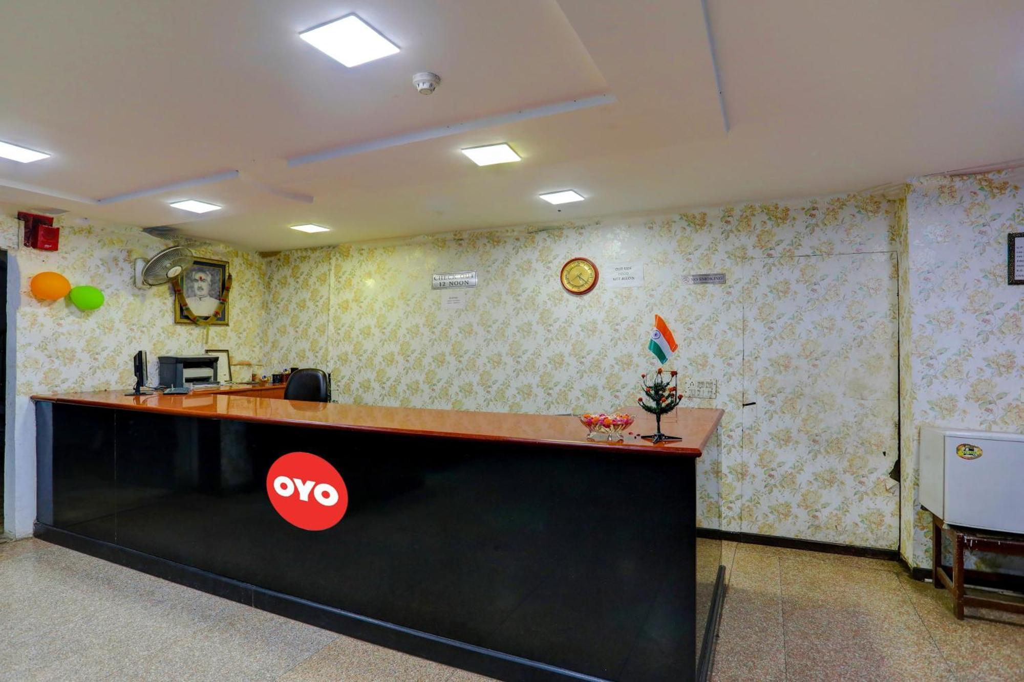 Hotel Monarch Inn Lakhnau Kültér fotó