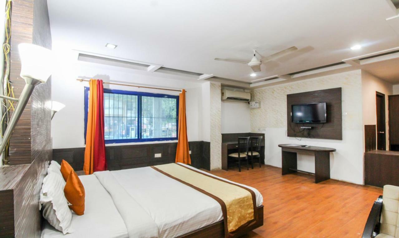 Hotel Monarch Inn Lakhnau Kültér fotó